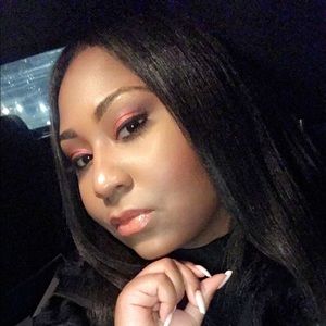 Meet your Posher, Deasia